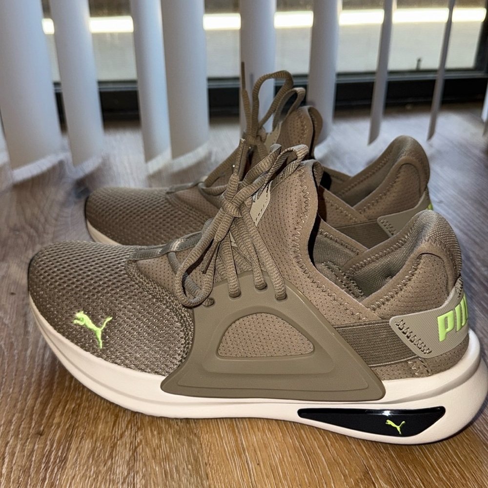 Puma Size 8.5 Sneakers with Breathable Mesh and Cushioned Midsole